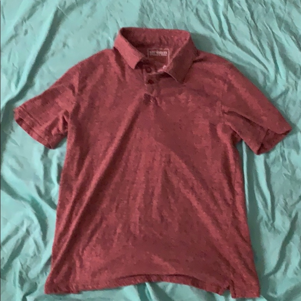 A pink collard shirt : urban pipeline